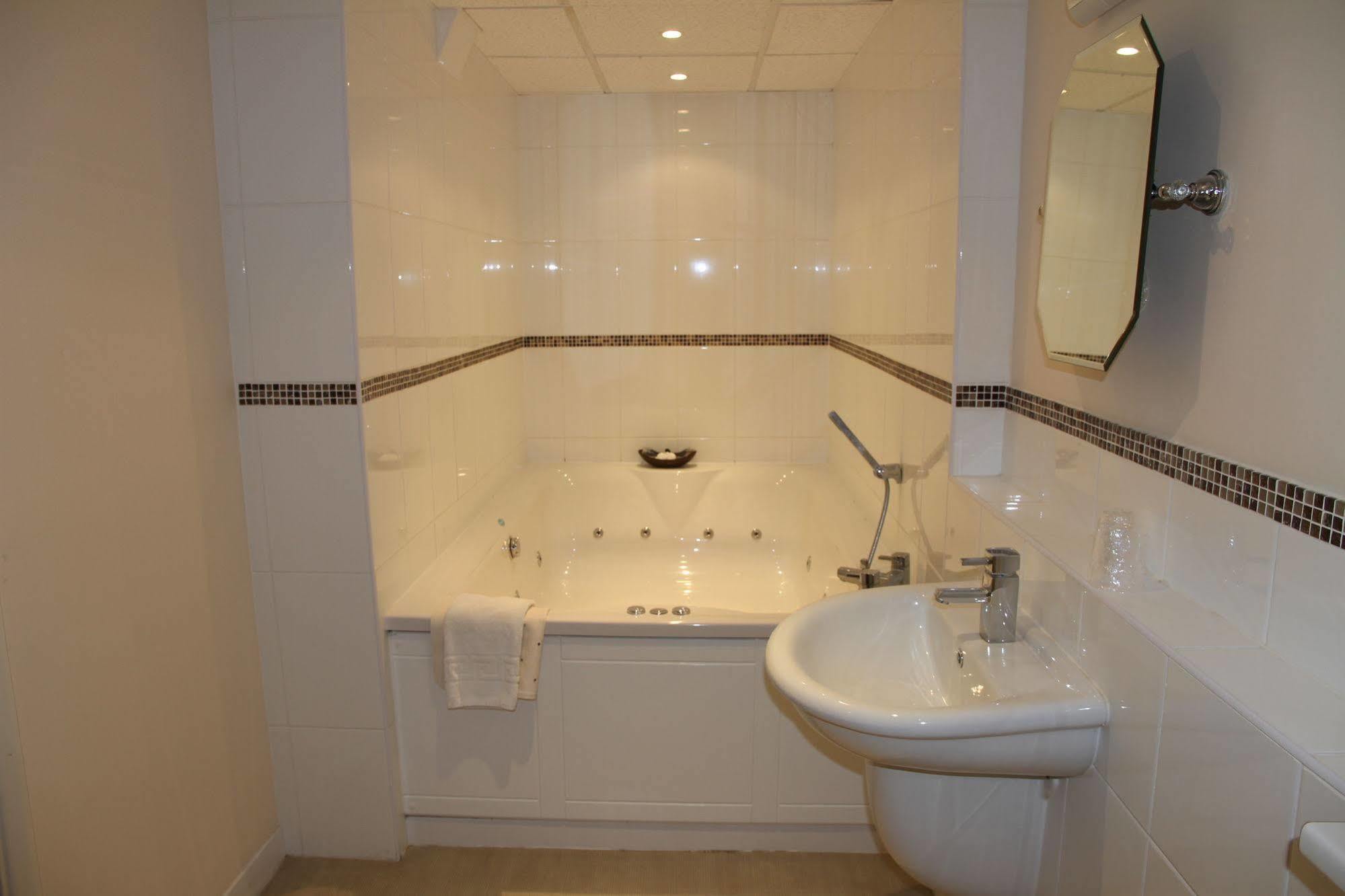 גילינגהאם King Charles Hotel מראה חיצוני תמונה